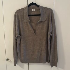 Light Aritzia Sweater Top